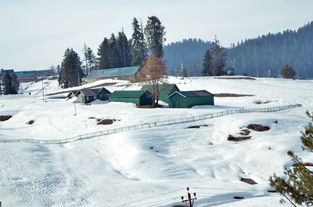 snow, kashmir, white-3971865.jpg