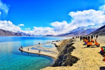 Awesome-view-of-Pangong-lake-In-Ladakh